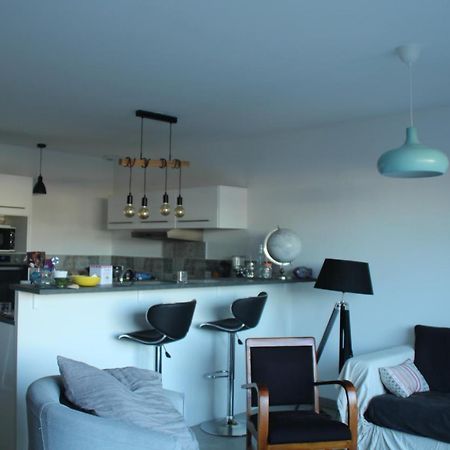 Jolie Chambre Dans Quartier Calme Eysines Bagian luar foto